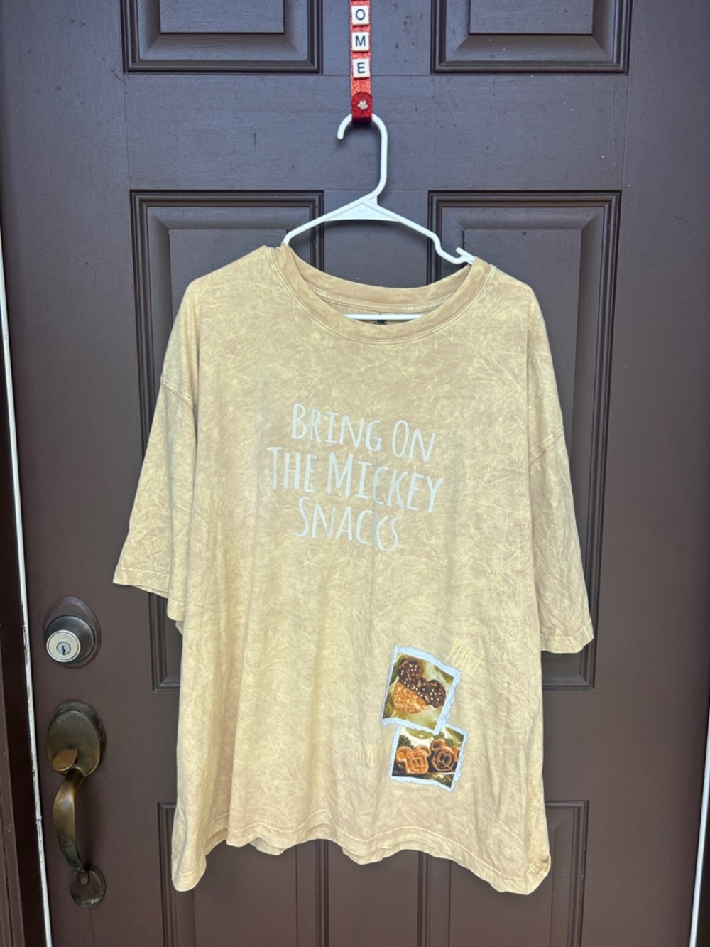 Disney Beige 'Bring On The Mickey Snacks' Graphic Tee Unisex XL (NWOT)